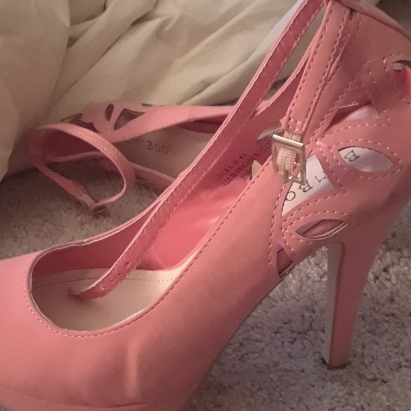 Bamboo heels - Picture 2 of 2